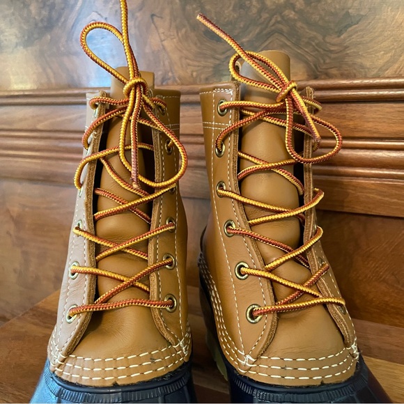 LL Bean Women’s Waterproof Bean Boots Duck Boot Size 6M Tan Leather & Navy Blue - Picture 6 of 17